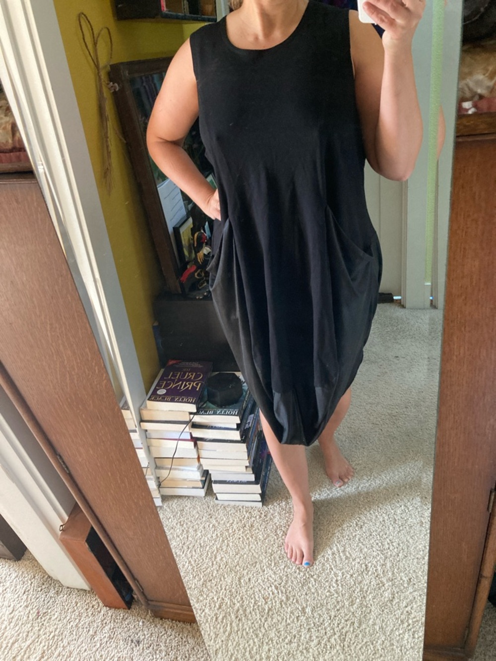 Sleeveless Black Pocket Shift Dress